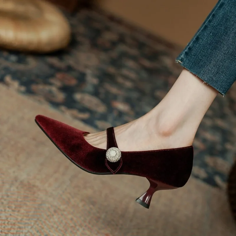 Şarap Kırmızısı Sivri Burun Ma - Womens Heels incelemesi ve fiyatı