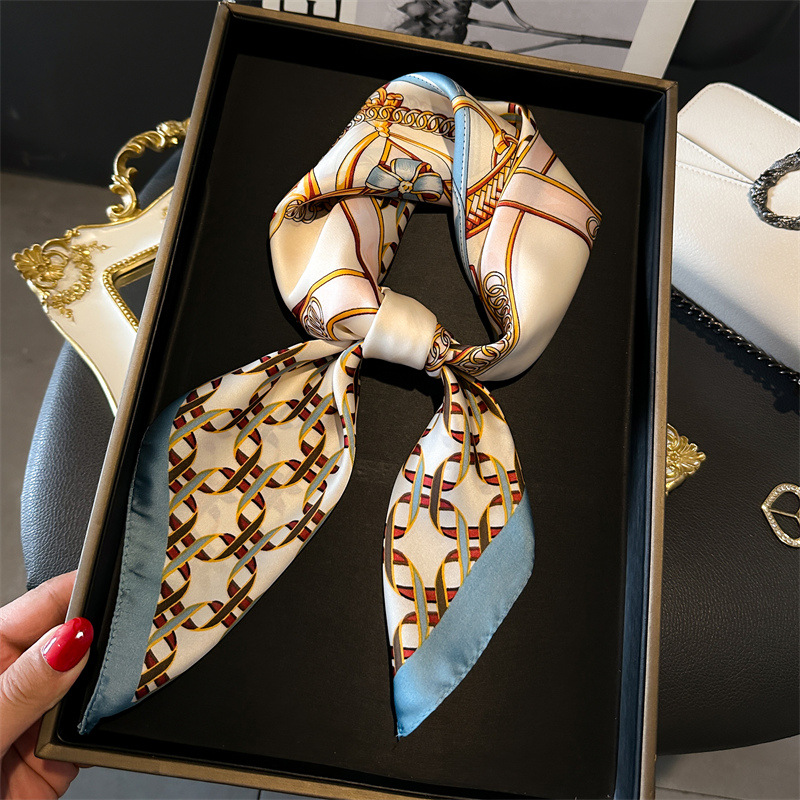 Lüks Kadın Kare Eşarp Zincir B - Silk Blouse incelemesi ve fiyatı